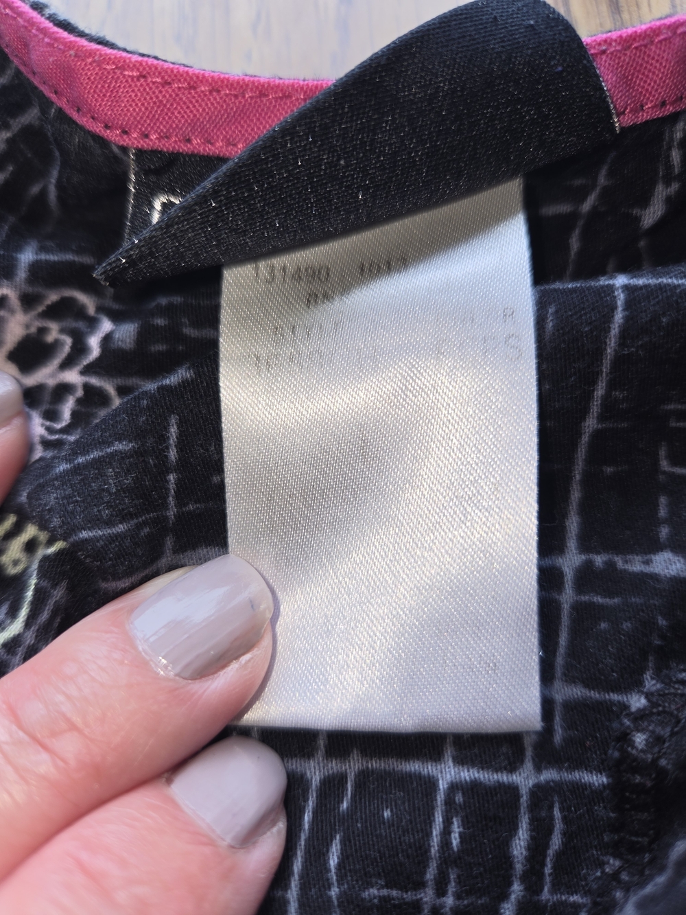 Black & Pink Women's Sleep Top - Picture 2 of 5